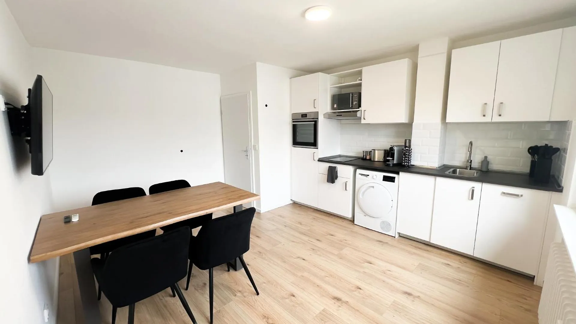 Vibehome Duesseldorf - Stadtmitte 0*, Dusseldorf Germany
